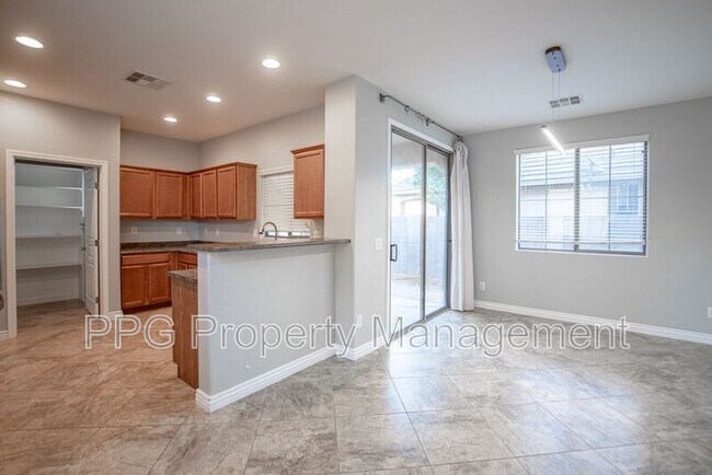 Building Photo - 15166 W Aster Dr