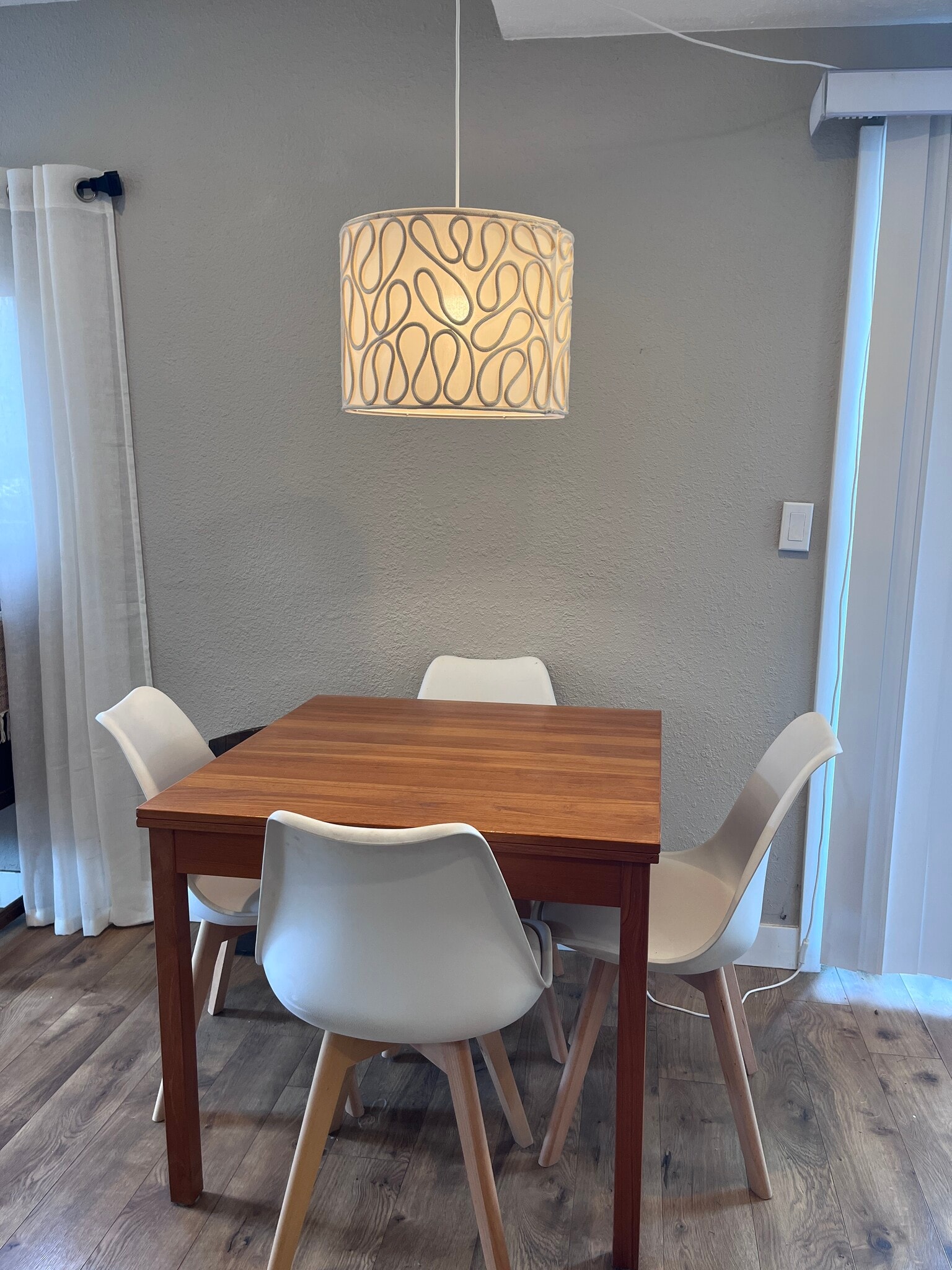 Dining area - 3675 Cherokee Ave