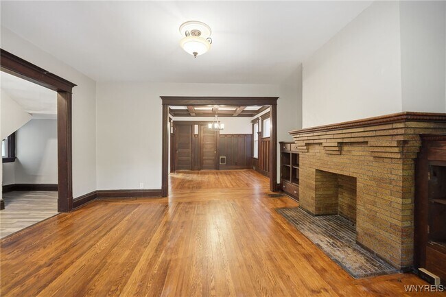 Building Photo - 830 Potomac Ave