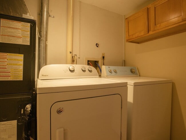 Building Photo - Beautiful 3-Bedroom Townhome with Private Backyard in Henrico