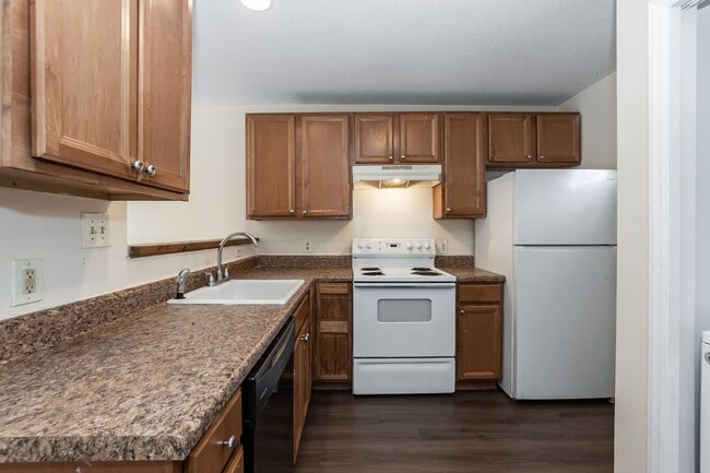 Building Photo - Move In Ready Two Bedroom Home!