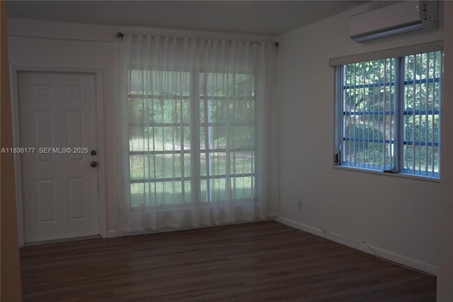 Building Photo - 7800 SW 69th Ave