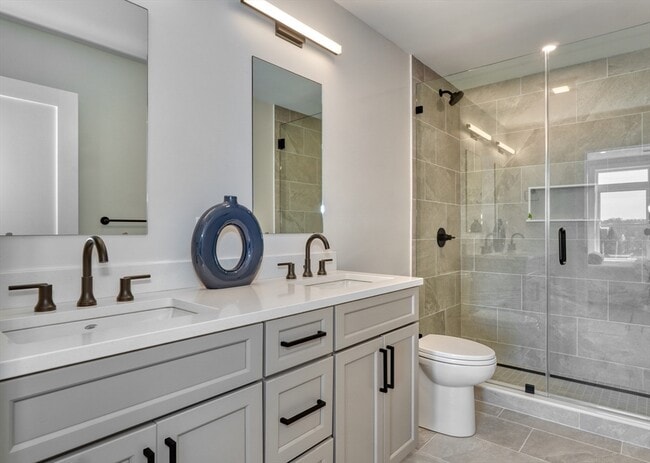 Building Photo - 62 Foundry St