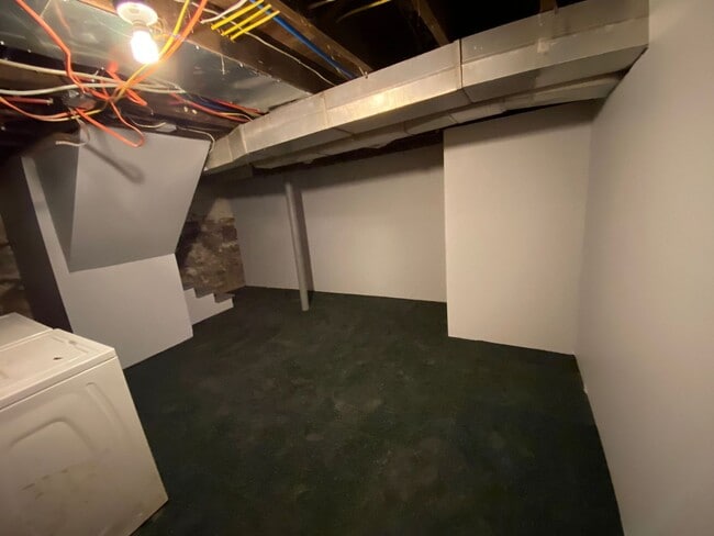 Building Photo - 36 Bright St