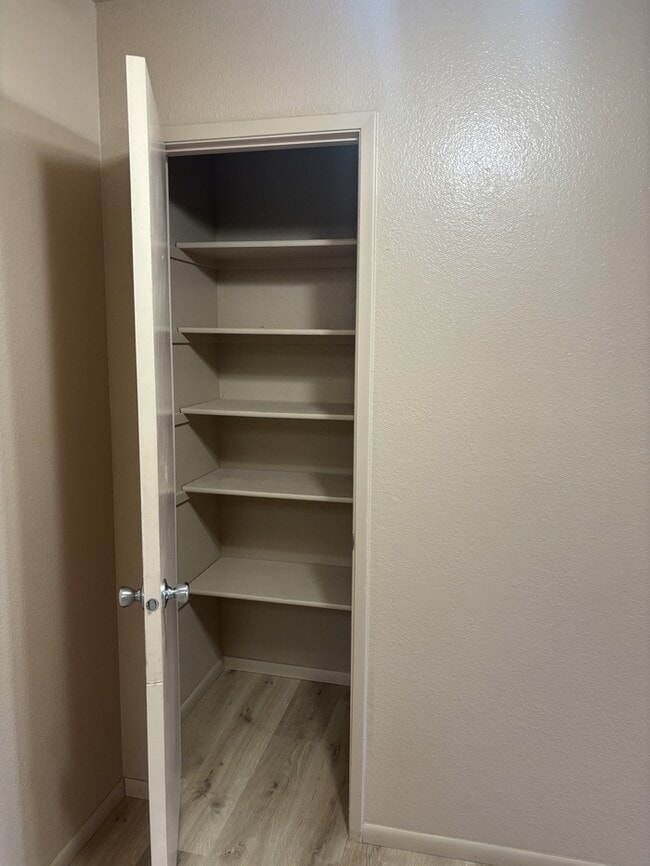 Building Photo - 230 Ventanas Ave