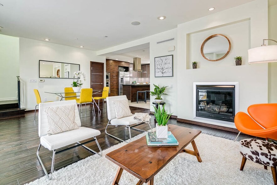 Building Photo - 257 S Hudson Ave