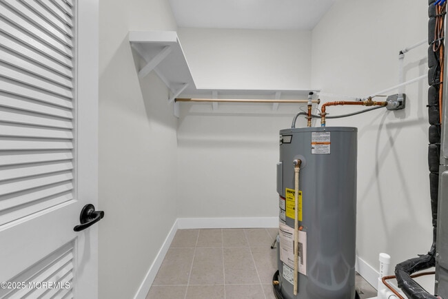 Building Photo - 7 Broad St