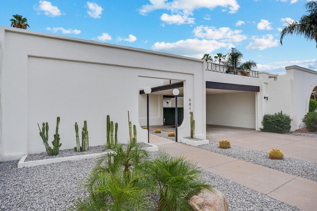 Building Photo - 6814 N 72nd Pl