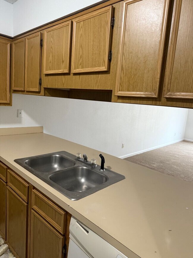 Building Photo - BV-Lincoln Drive