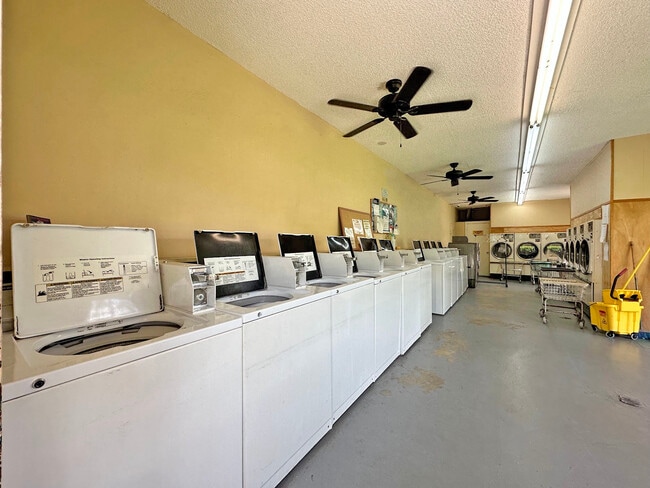 Building Photo - 1041 SE Monterey Rd