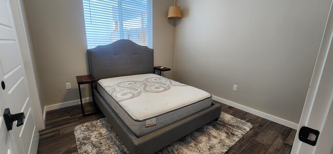 Building Photo - 1513 Zephyr Way