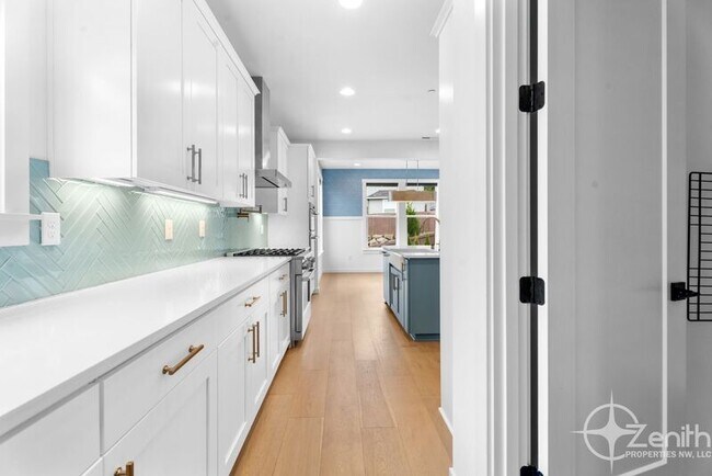 Building Photo - 990 W Magnolia Loop