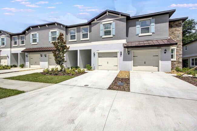 Building Photo - Charming 3-Bedroom Home with 2.5 Baths in ...