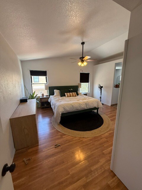 Building Photo - FOR RENT