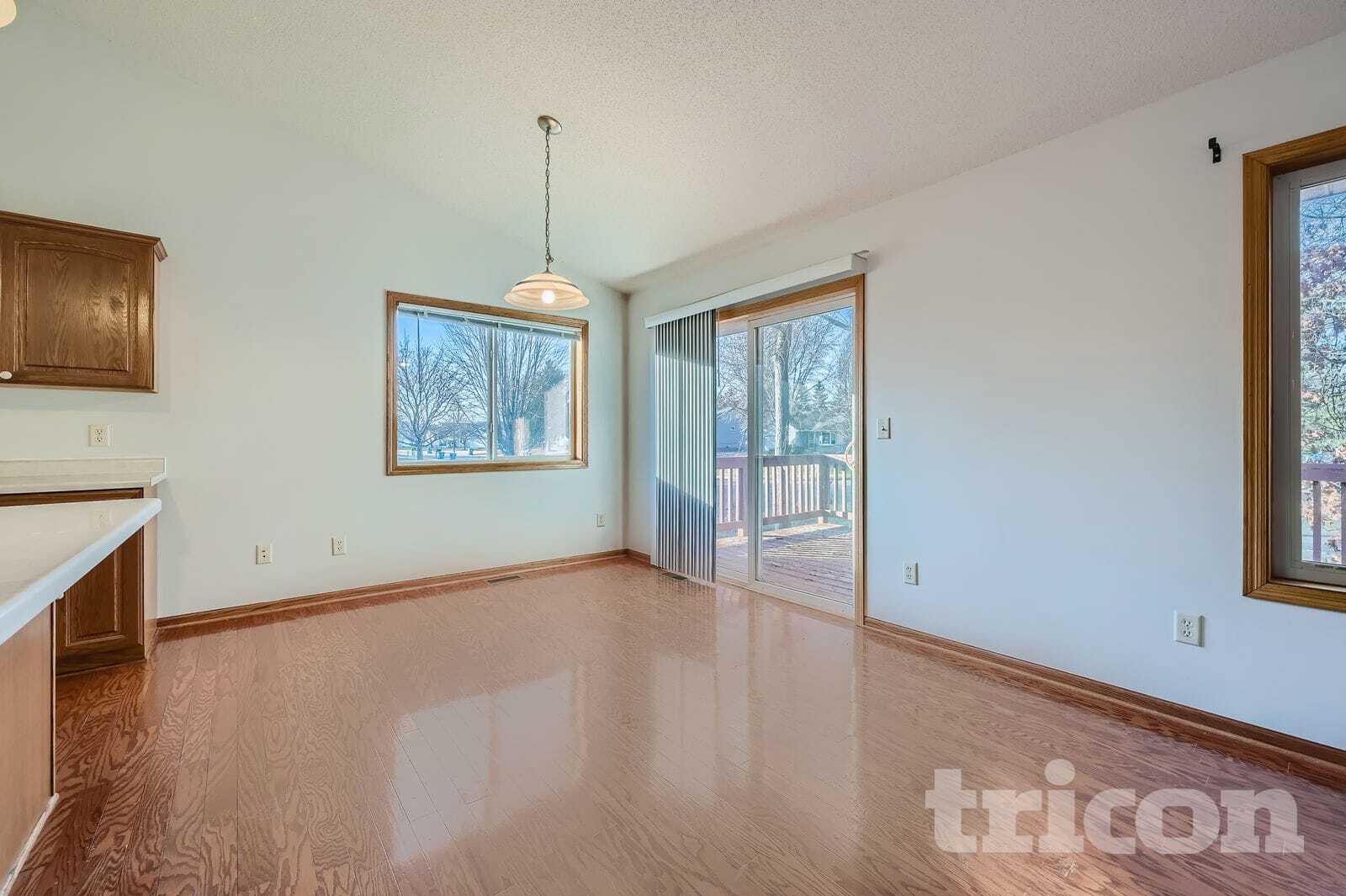 Building Photo - 446 9th St SW