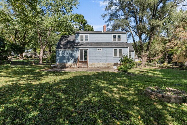 Building Photo - 6527 W 80th St