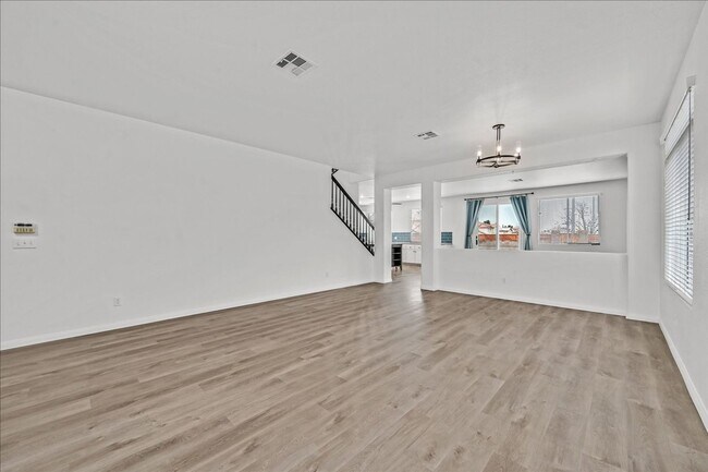 Building Photo - Desirable 4 Bedroom Home with Pool near Summerlin!