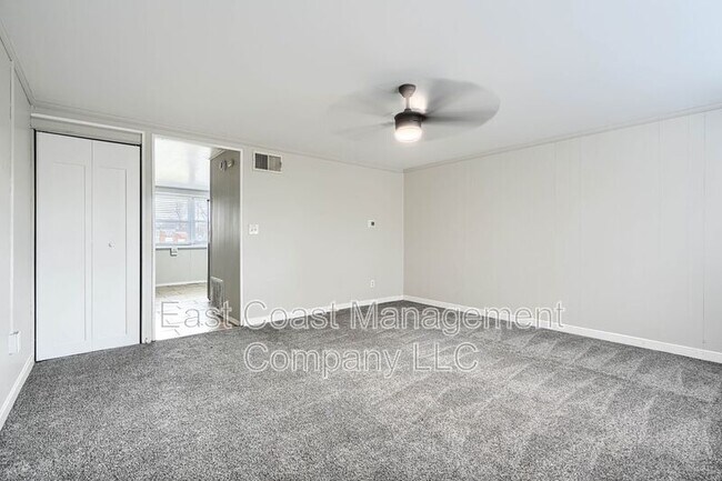 Building Photo - 431 Caledonia Ave