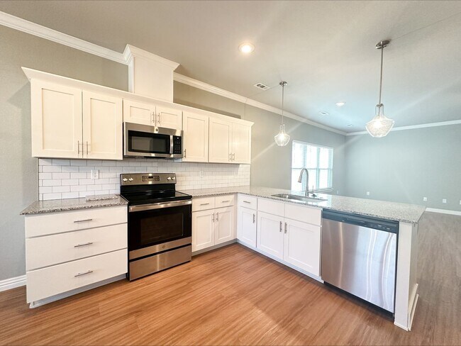 Building Photo - 2067 N Penelope Ln