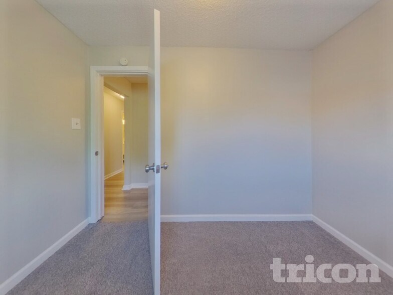 Building Photo - 3445 Kings Row
