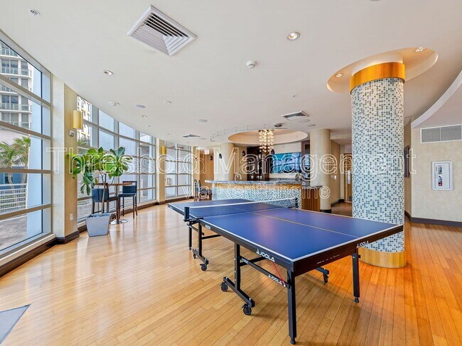 Building Photo - 253 NE 2nd St