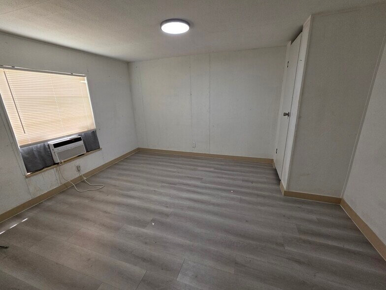 Building Photo - 675 Tallow St