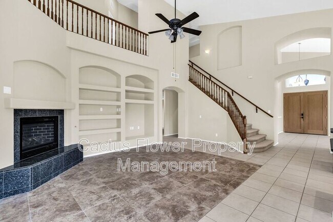 Building Photo - 2524 N Sunrise