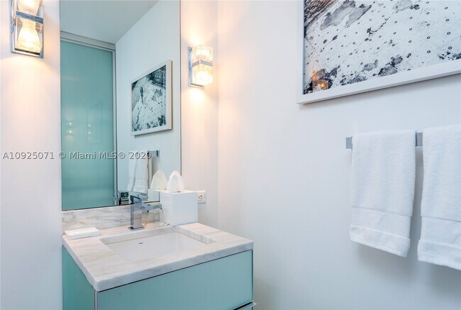 Building Photo - 2201 Collins Ave