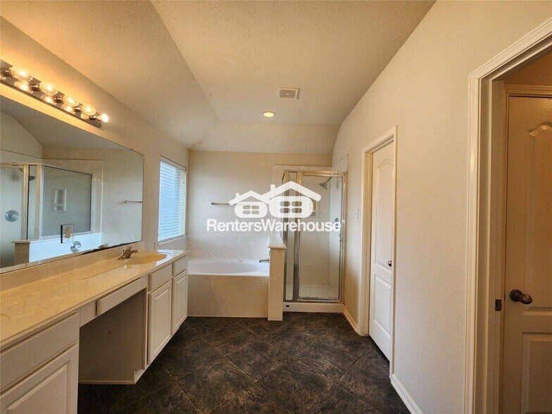 Building Photo - 15135 Heron Meadow Ln