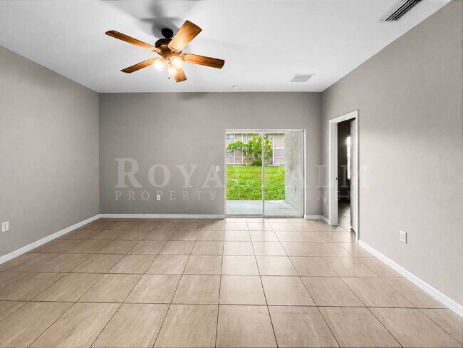 Building Photo - Spacious 3-Bedroom Home in the Heart of Cape Coral!