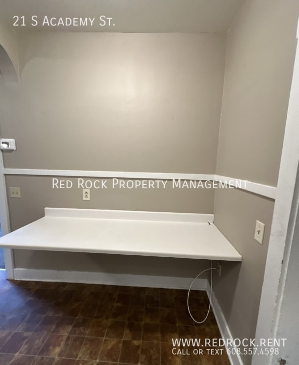 Building Photo - 21 S Academy St