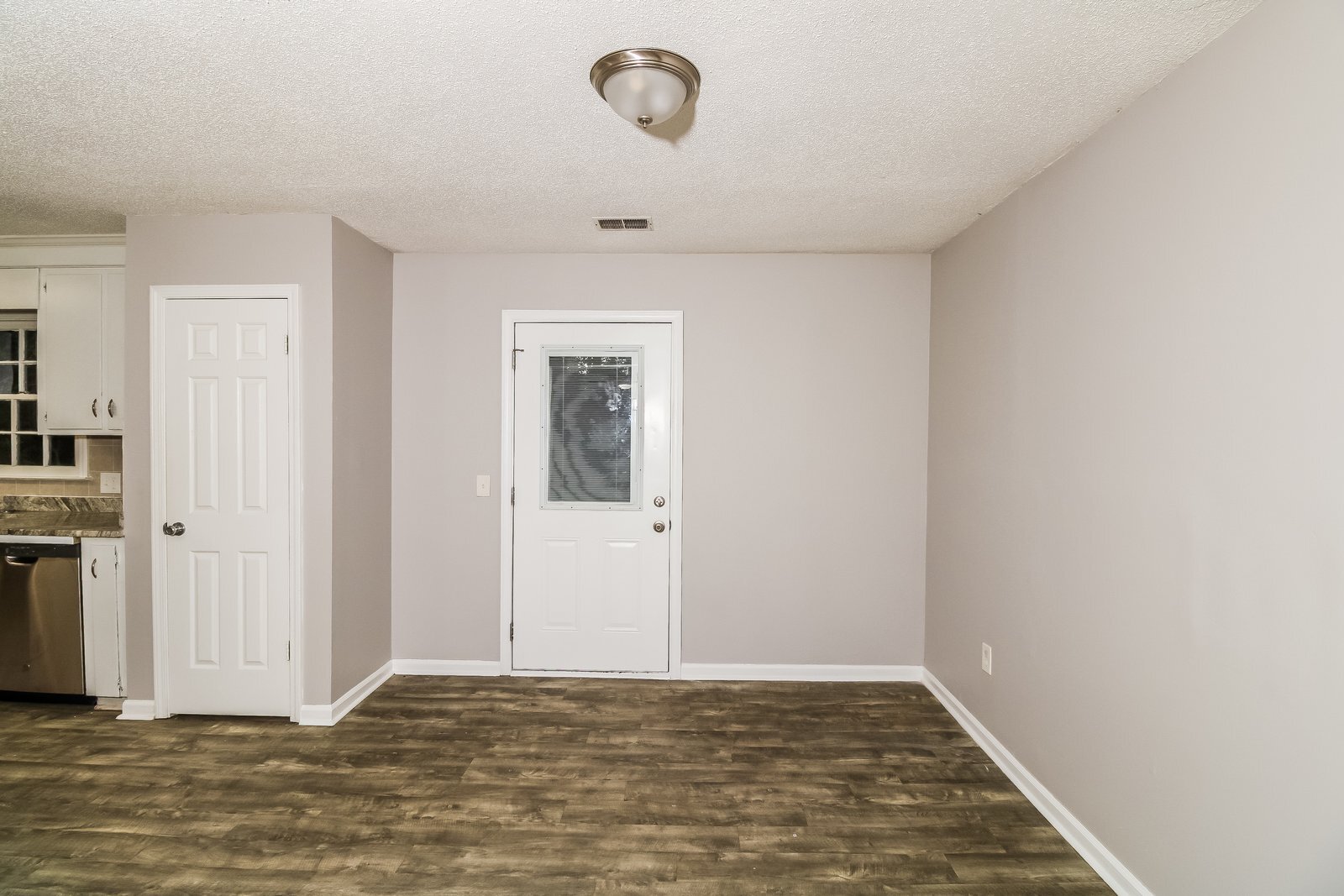 Building Photo - 241 Holmsbury Rd