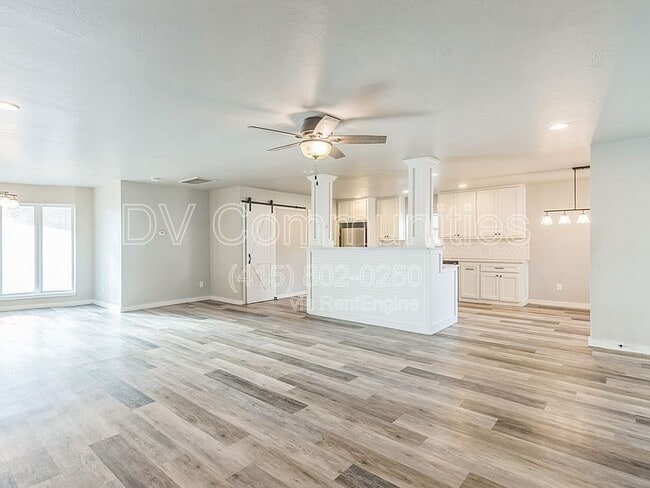 Building Photo - 3408 Oak Grove Dr