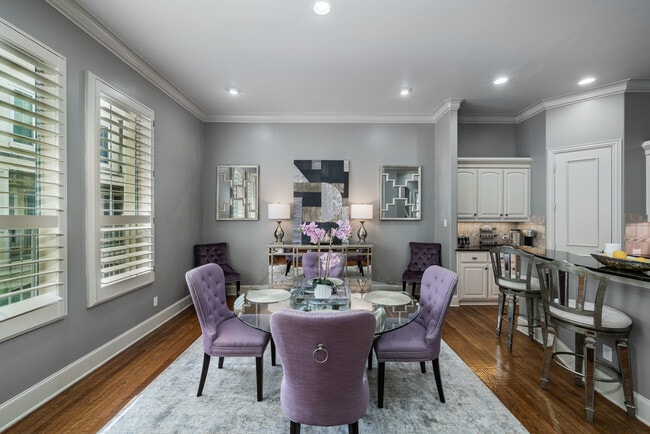 dining/eat in breakfast bar - 4003 Wycliff Ave