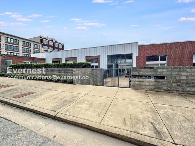 Building Photo - 415 S Front St