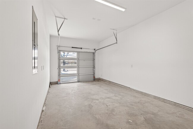 Building Photo - 5304 Lynnfield St