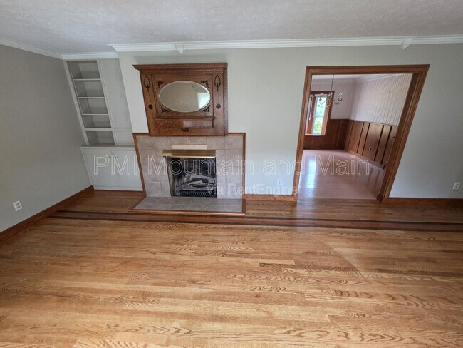 Building Photo - 15 Ginell Cir