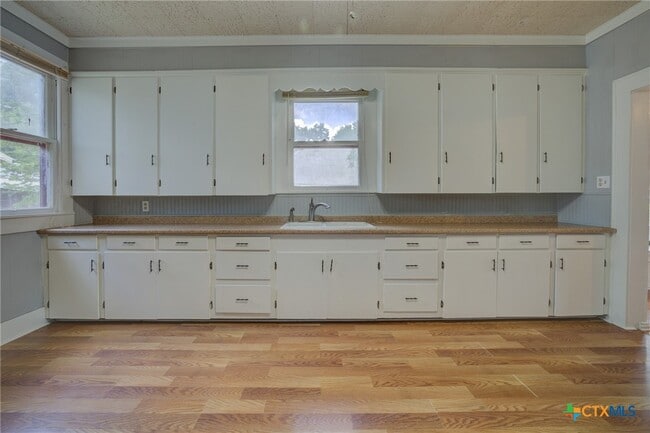 Building Photo - 262 Clemens Ave