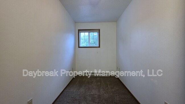 Building Photo - 303 16th St S