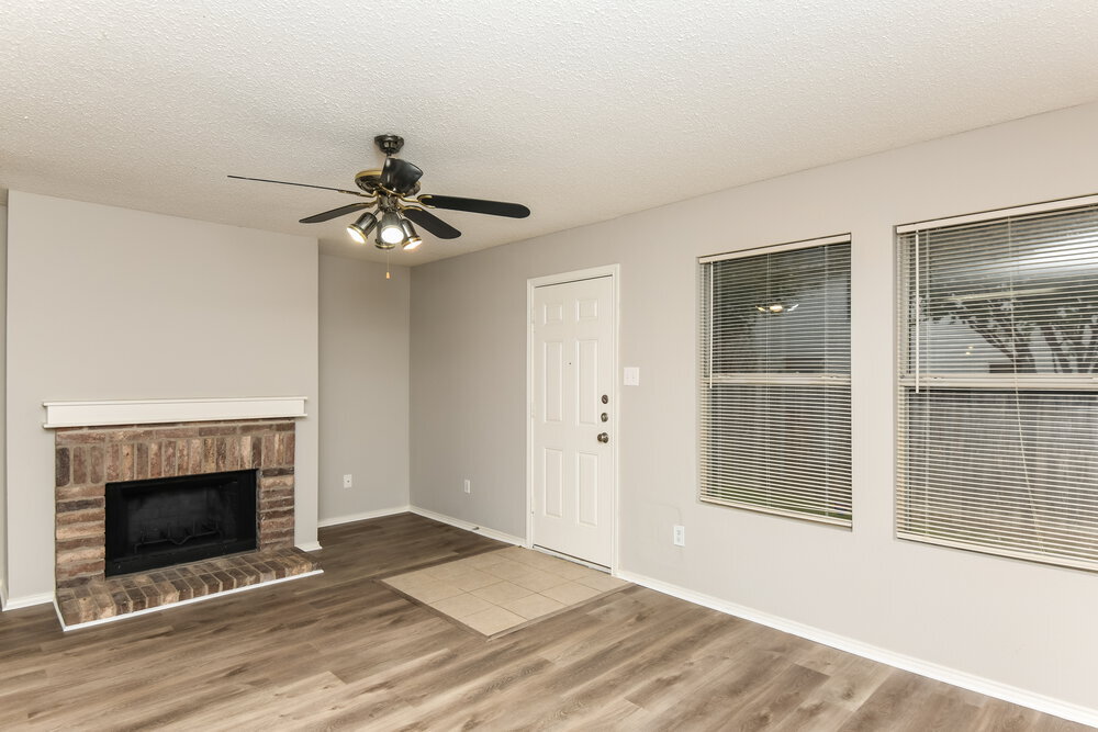 Building Photo - 8776 Polo Dr