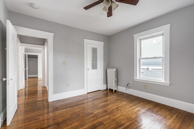 Building Photo - 28 Sunset St