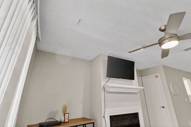 Building Photo - 50 Northtown Dr