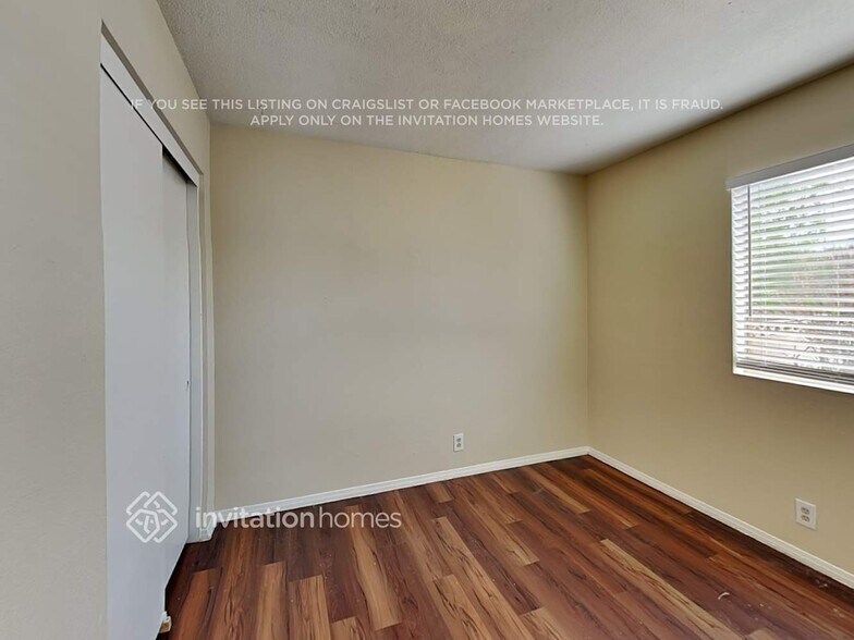 Building Photo - 10017 N 66th Ave