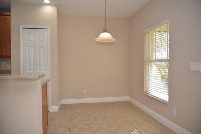 Building Photo - 5460 Caramella Dr