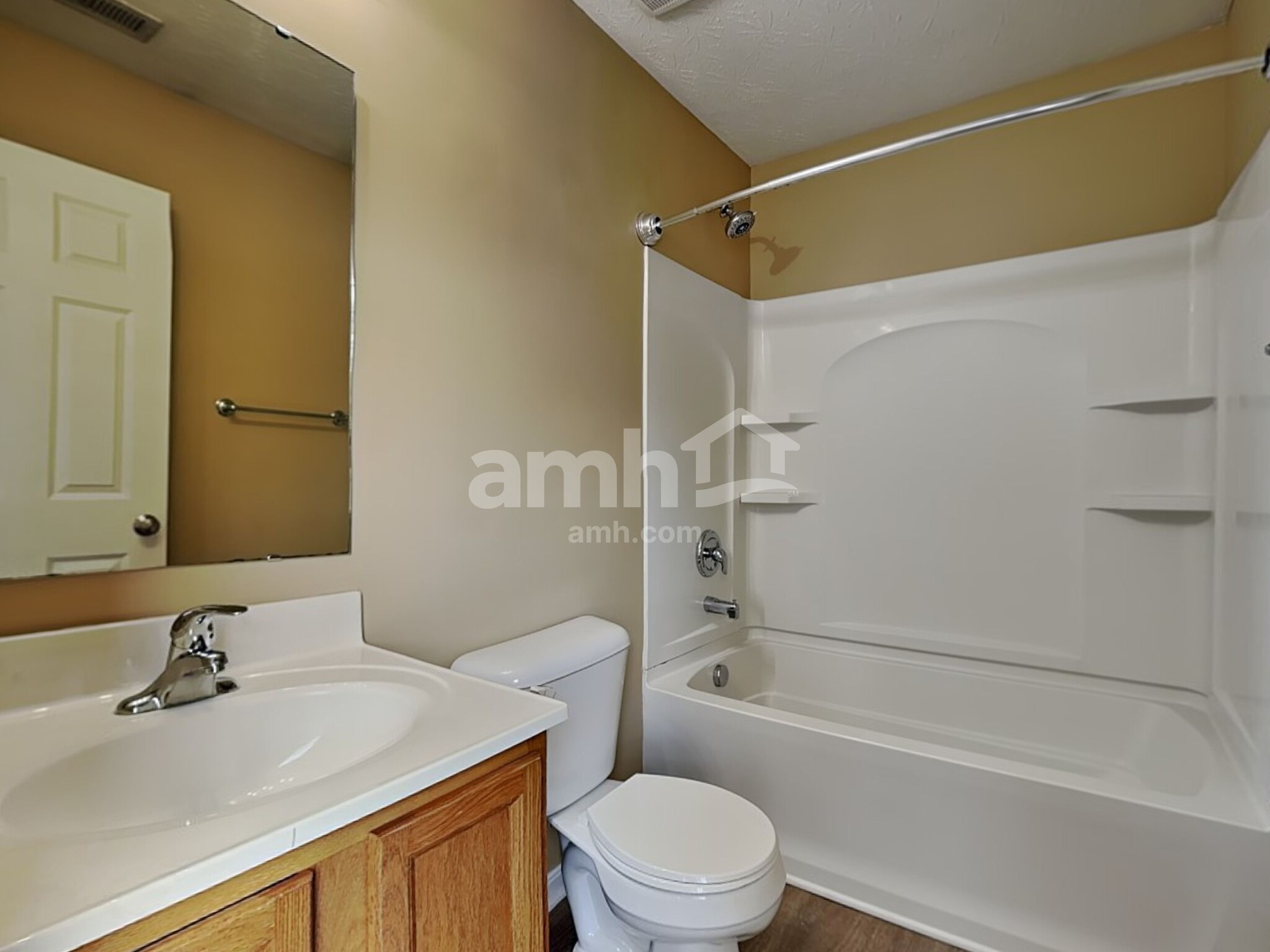 Building Photo - 469 Hennepin Dr