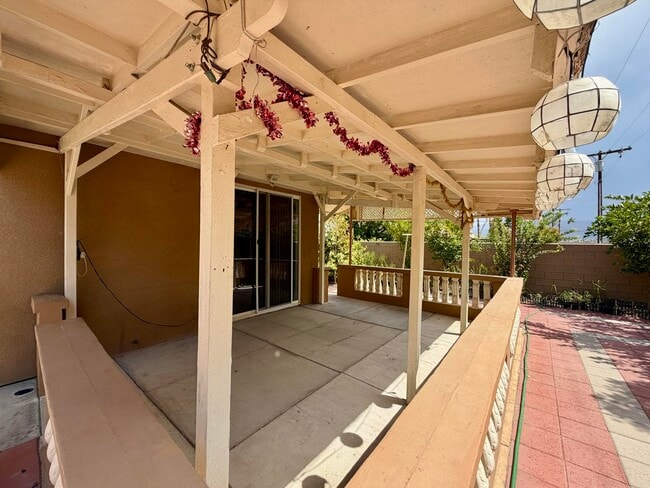 Building Photo - 31865 San Eljay Ave