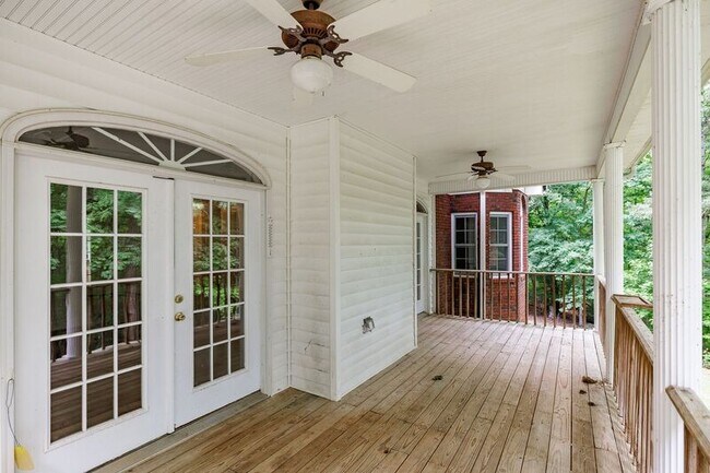 Building Photo - 580 Wolf Creek Trail