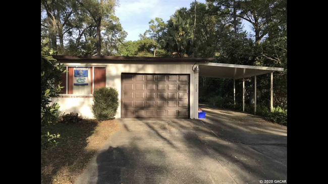 Garage and carport - 3125 W University Ave