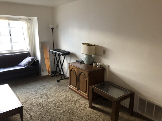 Building Photo - 655 E. 600 North #12 E