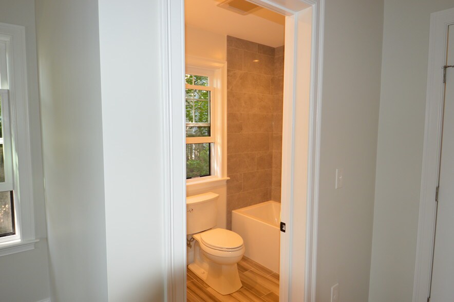 Building Photo - 66 Allston St